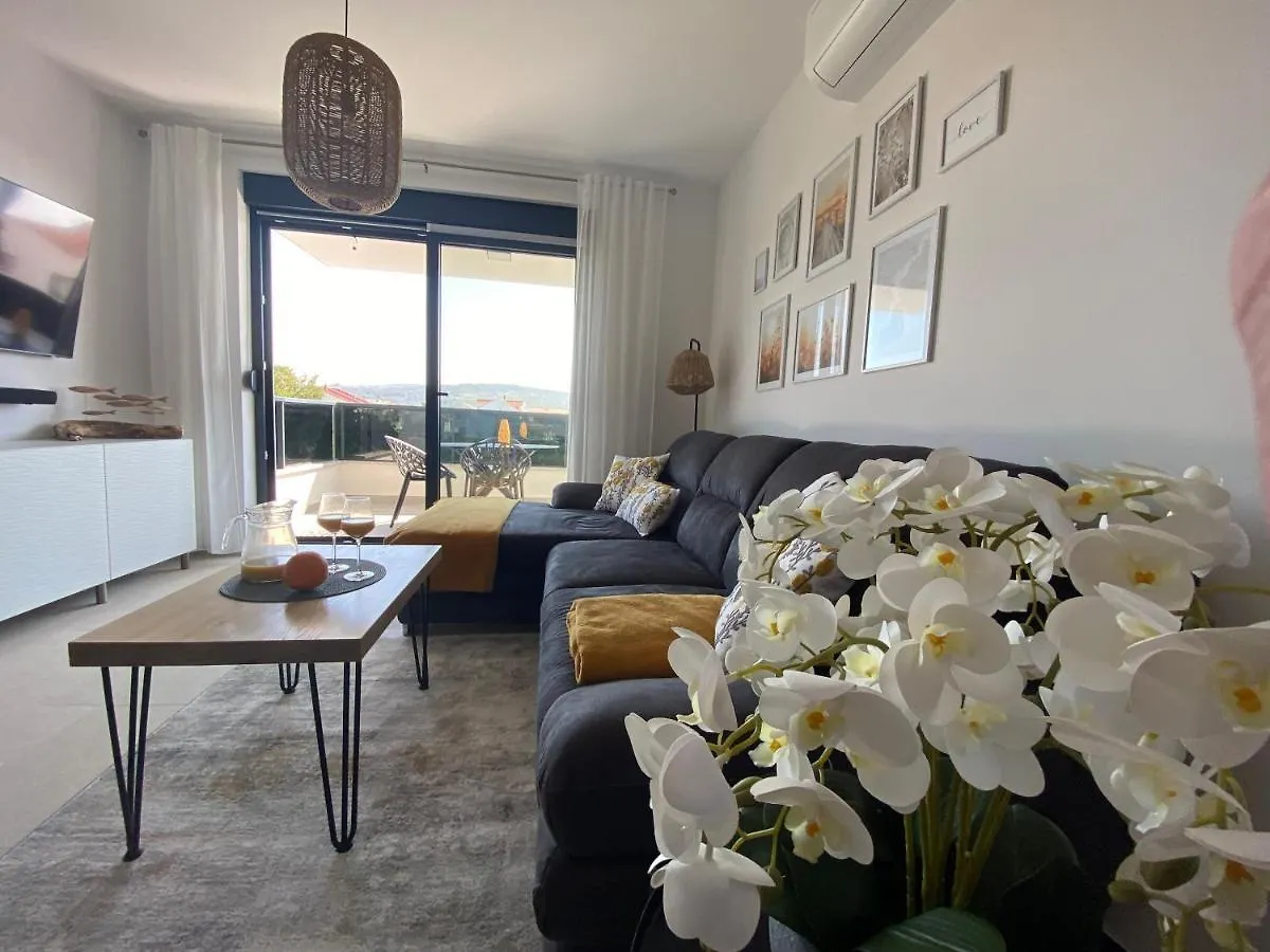 Apartment Agnes With 63 M2 Rooftop Terrace, Grill And Pool Okrug Gornji