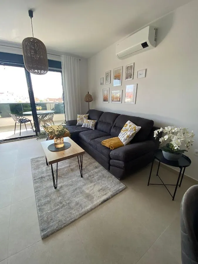 Apartment Agnes With 63 M2 Rooftop Terrace, Grill And Pool Okrug Gornji Croatia