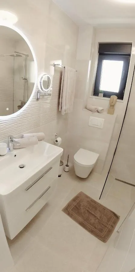 Apartment Agnes With 63 M2 Rooftop Terrace, Grill And Pool Okrug Gornji Croatia