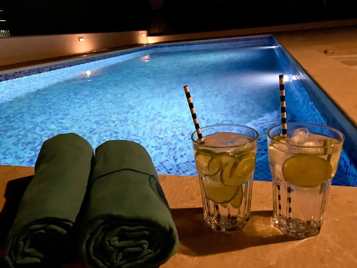 Apartment Agnes With 63 M2 Rooftop Terrace, Grill And Pool Okrug Gornji