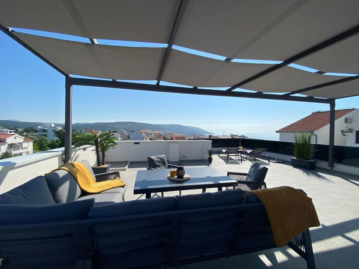 Apartment Agnes With 63 M2 Rooftop Terrace, Grill And Pool Okrug Gornji