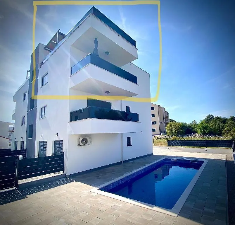 Apartment Agnes With 63 M2 Rooftop Terrace, Grill And Pool Okrug Gornji
